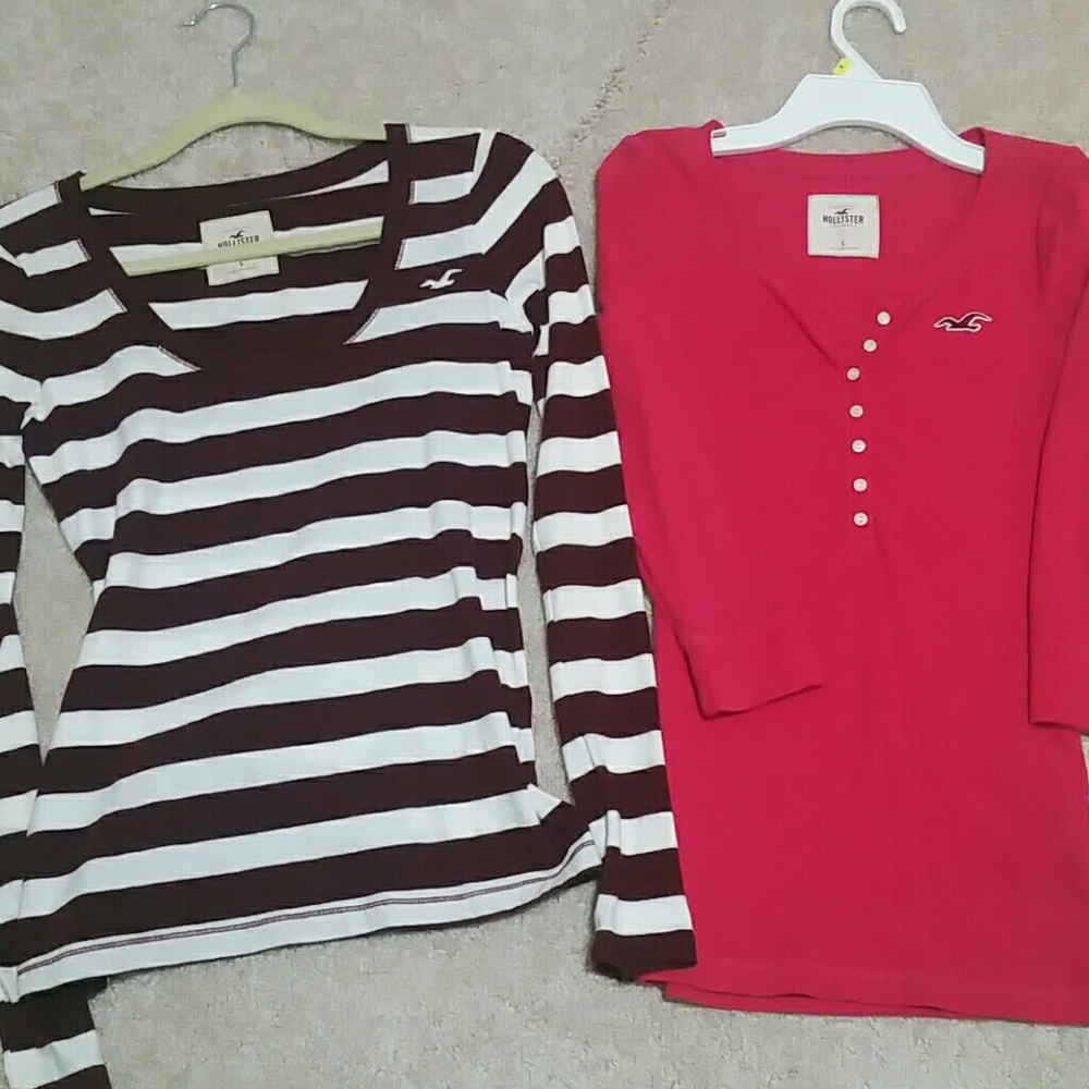 2 hollister tshirts
